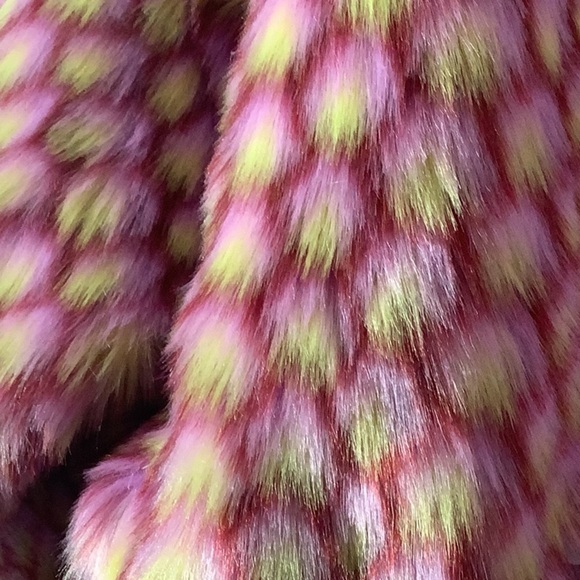 New without Tag - Sz S / M - Pink yellow purple dotted Cropped faux Fur Jacket - Picture 7 of 7